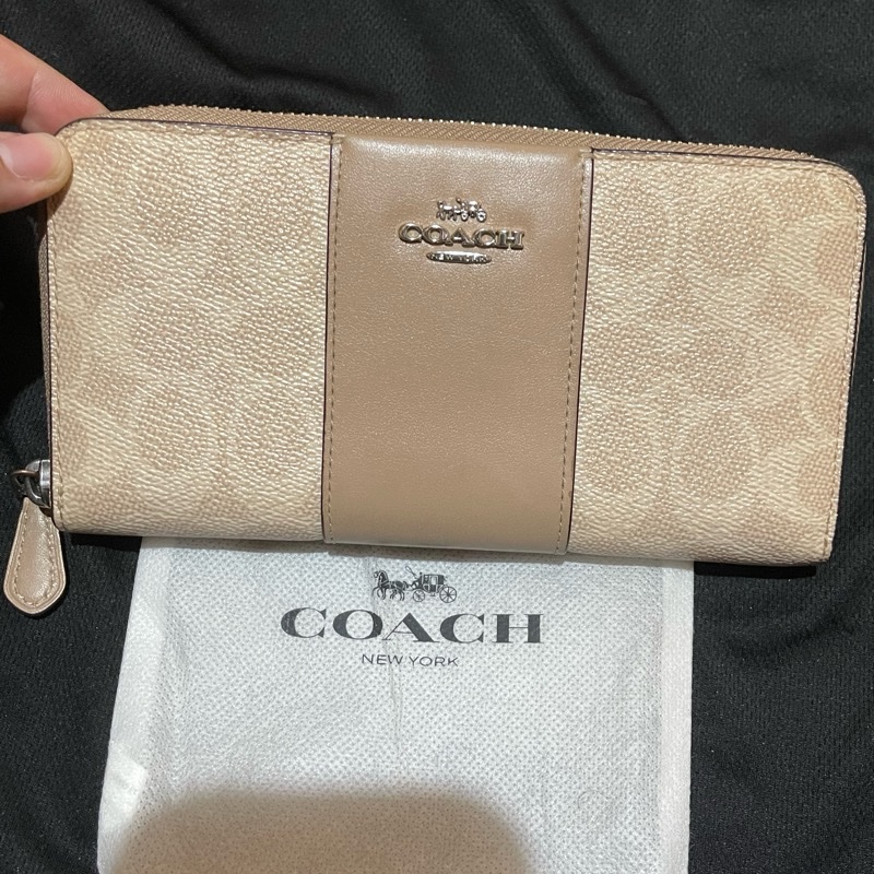 Coach金釦拼接奶茶長夾-25