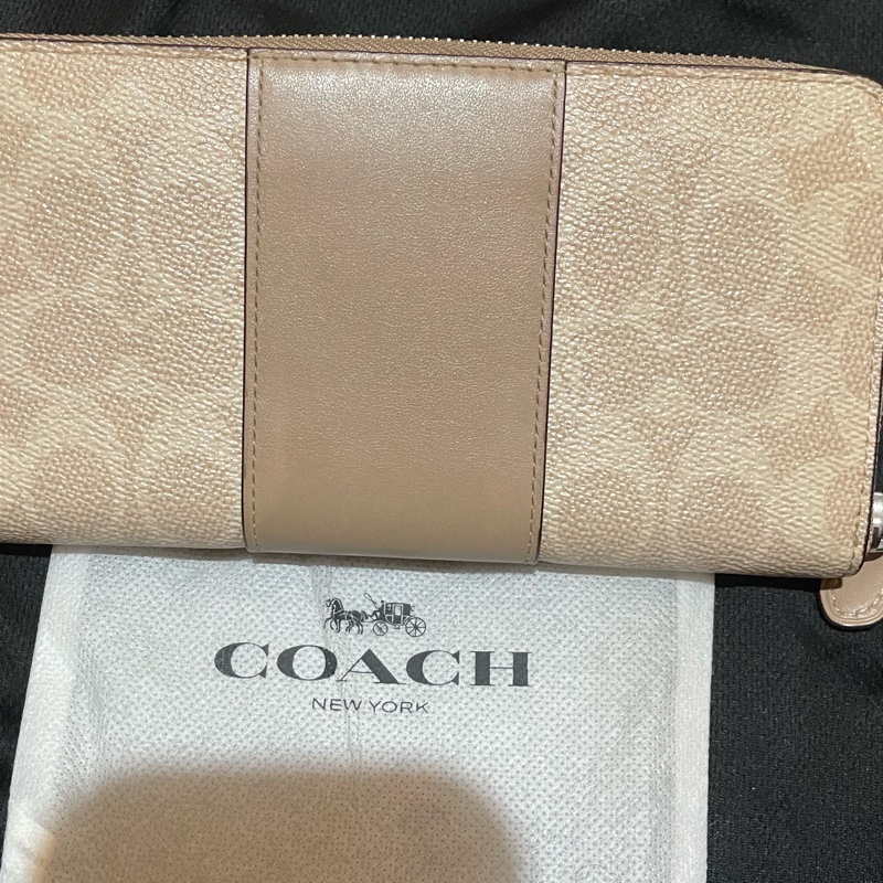Coach金釦拼接奶茶長夾-27