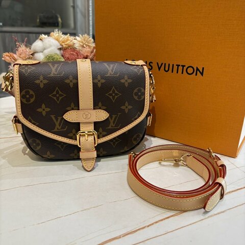*SHIHNA名牌精品* LV M46740 Saumur BB 經典Monogram帆布馬鞍包