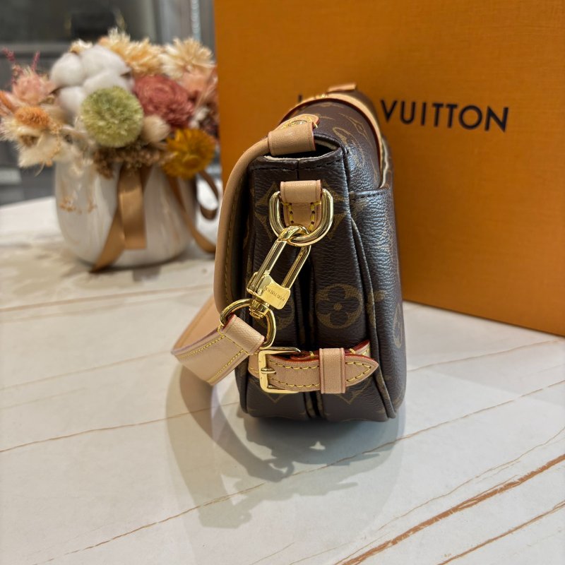 *SHIHNA名牌精品* LV M46740 Saumur BB 經典Monogram帆布馬鞍包-3