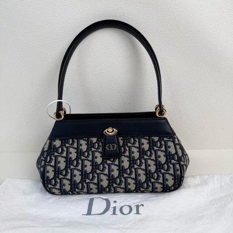 99新✨DIOR/迪奧 Key 金扣 Oblique老花刺繡滿印 腋下包單肩包手提包 小號 芯片女款 藍色 底長:21cm✅正品