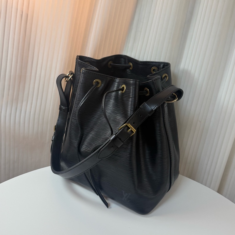 ✔️LOUIS VUITTON LV 路易威登 Epi Noe 水波紋水桶包/黑色-2