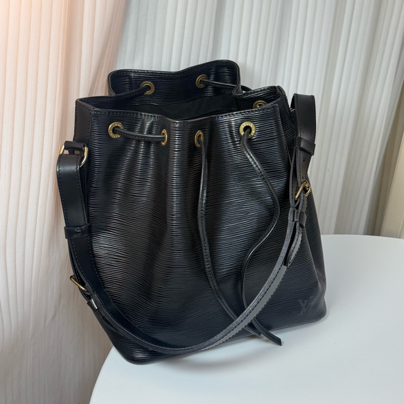 ✔️LOUIS VUITTON LV 路易威登 Epi Noe 水波紋水桶包/黑色-4