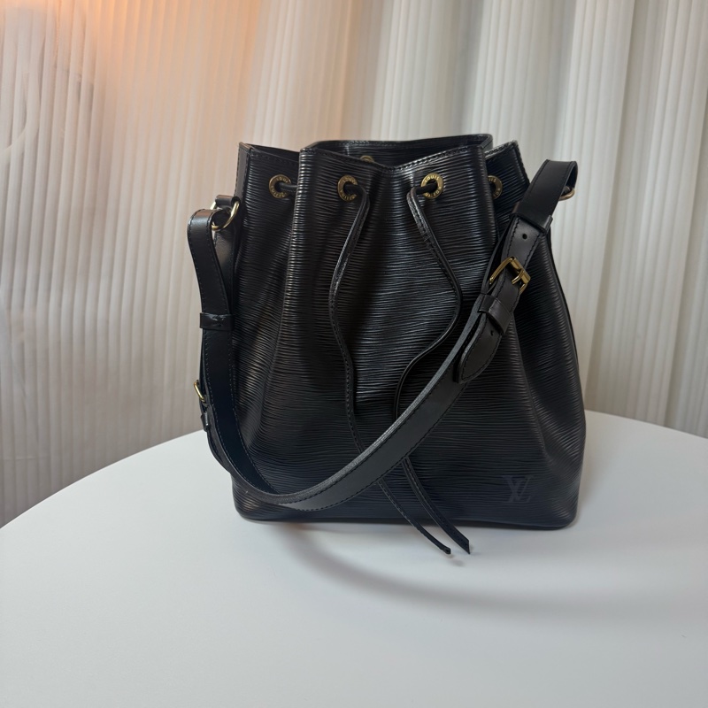 ✔️LOUIS VUITTON LV 路易威登 Epi Noe 水波紋水桶包/黑色-5