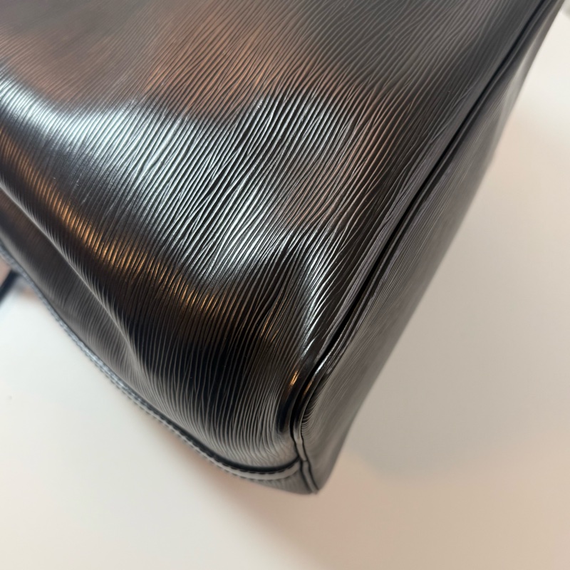 ✔️LOUIS VUITTON LV 路易威登 Epi Noe 水波紋水桶包/黑色-10