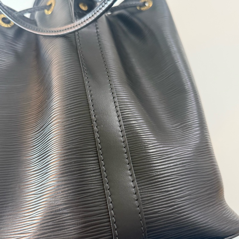 ✔️LOUIS VUITTON LV 路易威登 Epi Noe 水波紋水桶包/黑色-13
