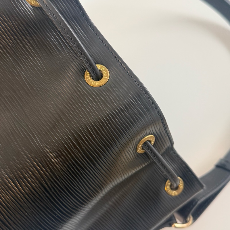 ✔️LOUIS VUITTON LV 路易威登 Epi Noe 水波紋水桶包/黑色-15