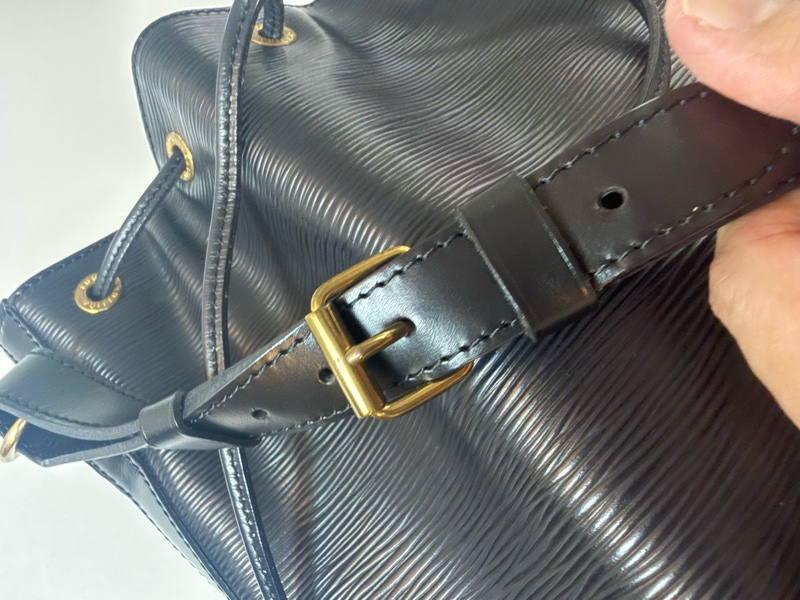 ✔️LOUIS VUITTON LV 路易威登 Epi Noe 水波紋水桶包/黑色-17