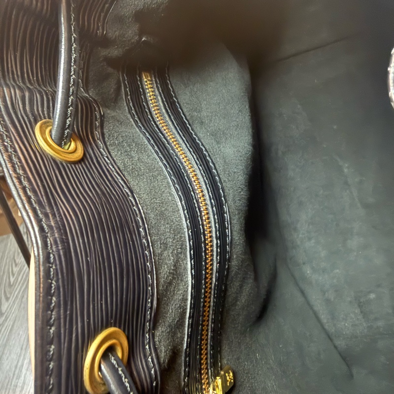 ✔️LOUIS VUITTON LV 路易威登 Epi Noe 水波紋水桶包/黑色-20