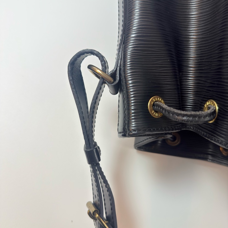 ✔️LOUIS VUITTON LV 路易威登 Epi Noe 水波紋水桶包/黑色-31