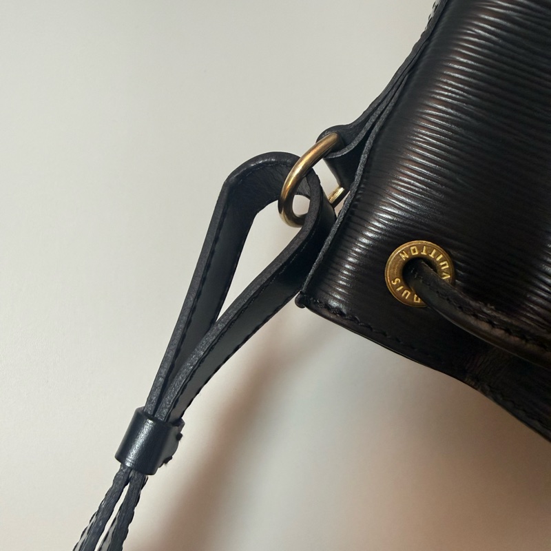 ✔️LOUIS VUITTON LV 路易威登 Epi Noe 水波紋水桶包/黑色-33