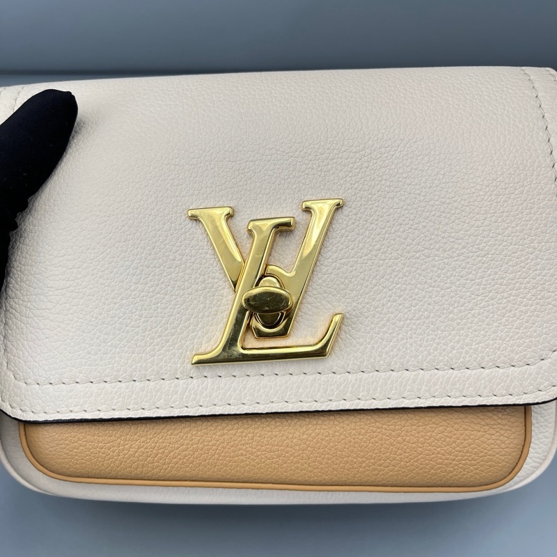 ✨99新🆕LV /路易威登lockme新款單肩包白拼卡其色斜挎包 芯片款 金扣 兩條肩帶✅正品-5