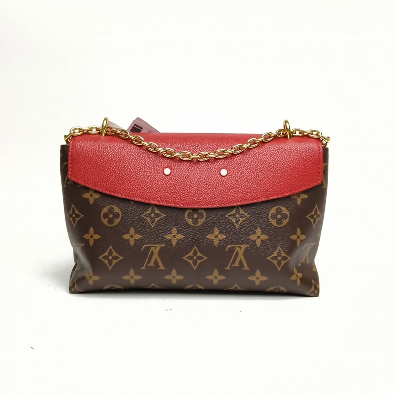 LOUIS VUITTON SAINTPLACIDE紅色牛皮金扣老花肩背包-2