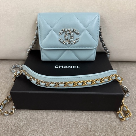 香奈兒Chanel 19經典雙C LOGO小羊皮銀扣零錢包 湖水藍