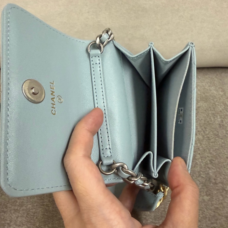 香奈兒Chanel 19經典雙C LOGO小羊皮銀扣零錢包 湖水藍-1