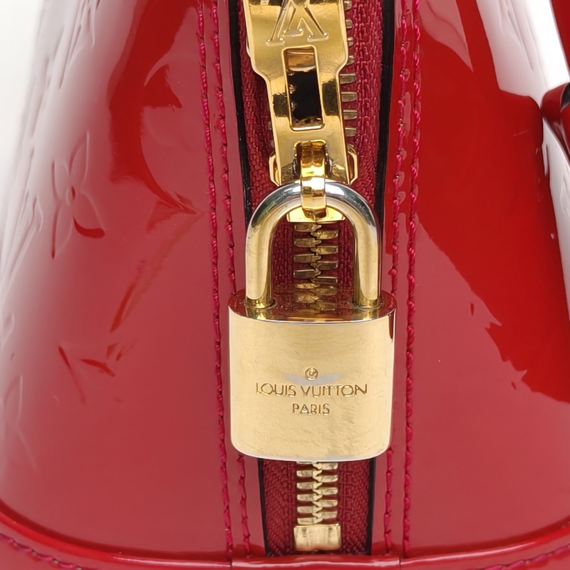 LOUIS VUITTON ALMA貝殼包BB紅色漆皮2013肩背包-4