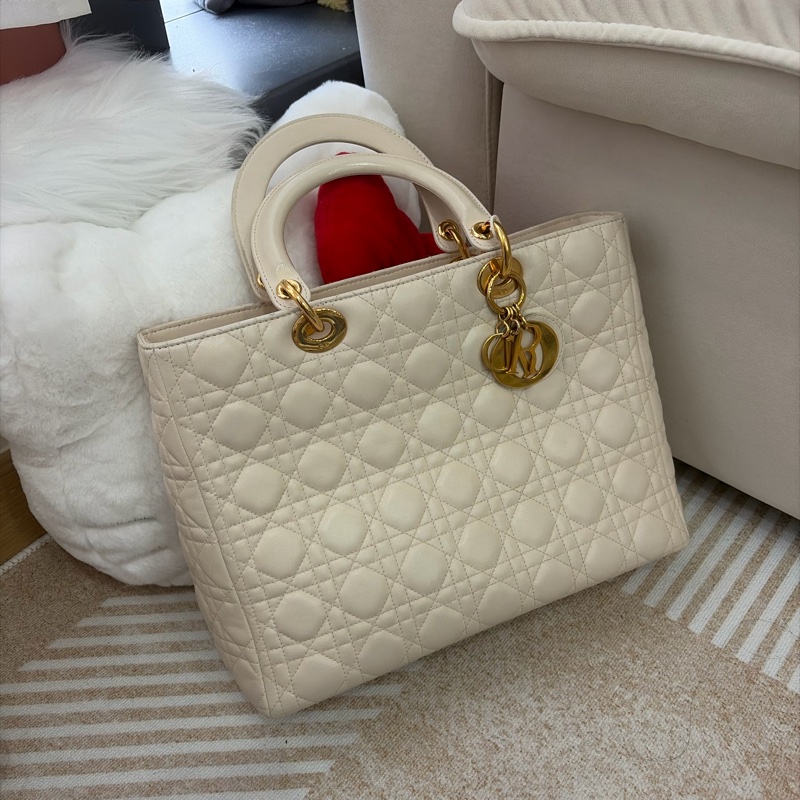 便宜秒!Dior Lady Dior 7格戴妃 奶油白金扣-0