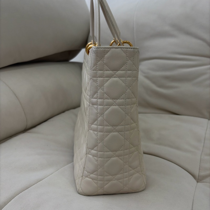 便宜秒!Dior Lady Dior 7格戴妃 奶油白金扣-8