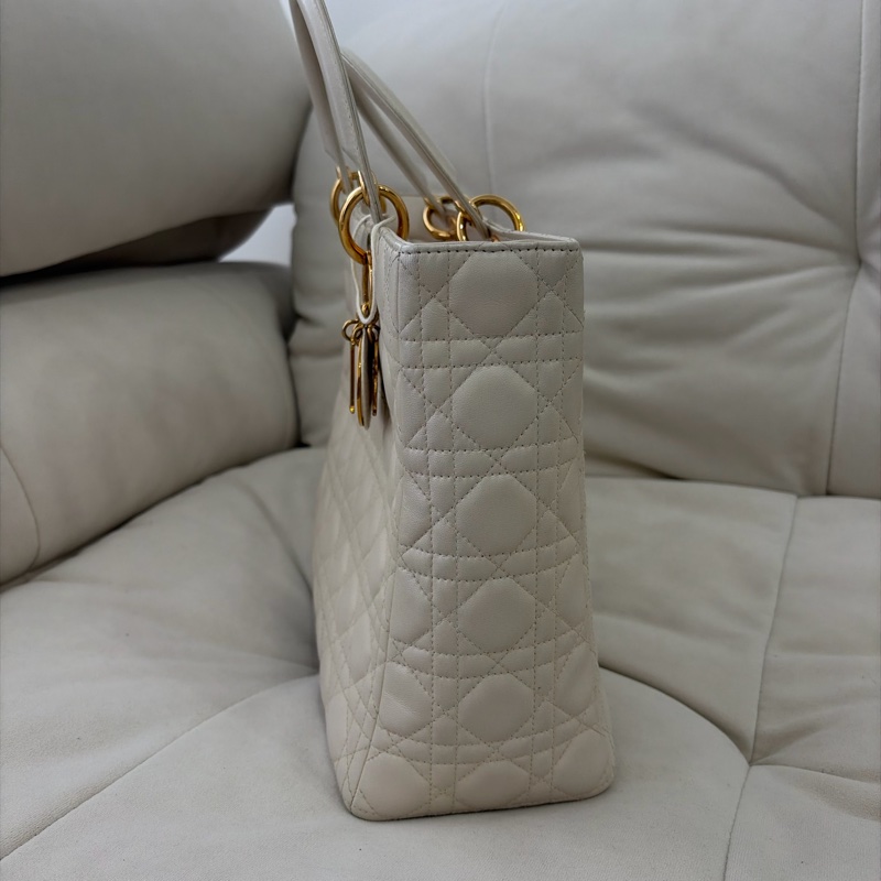 便宜秒!Dior Lady Dior 7格戴妃 奶油白金扣-9
