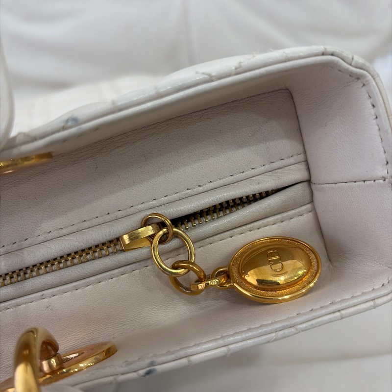便宜秒!Dior Lady Dior 7格戴妃 奶油白金扣-15