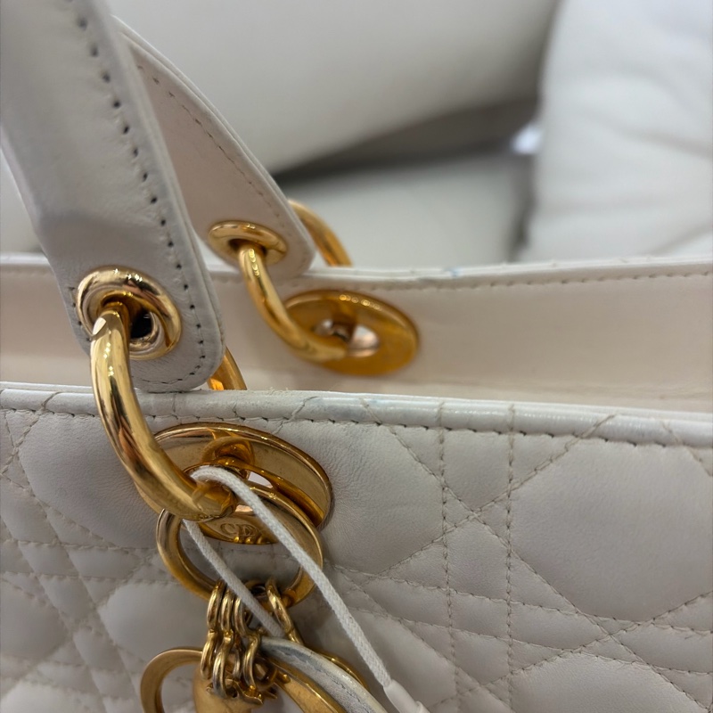 便宜秒!Dior Lady Dior 7格戴妃 奶油白金扣-20