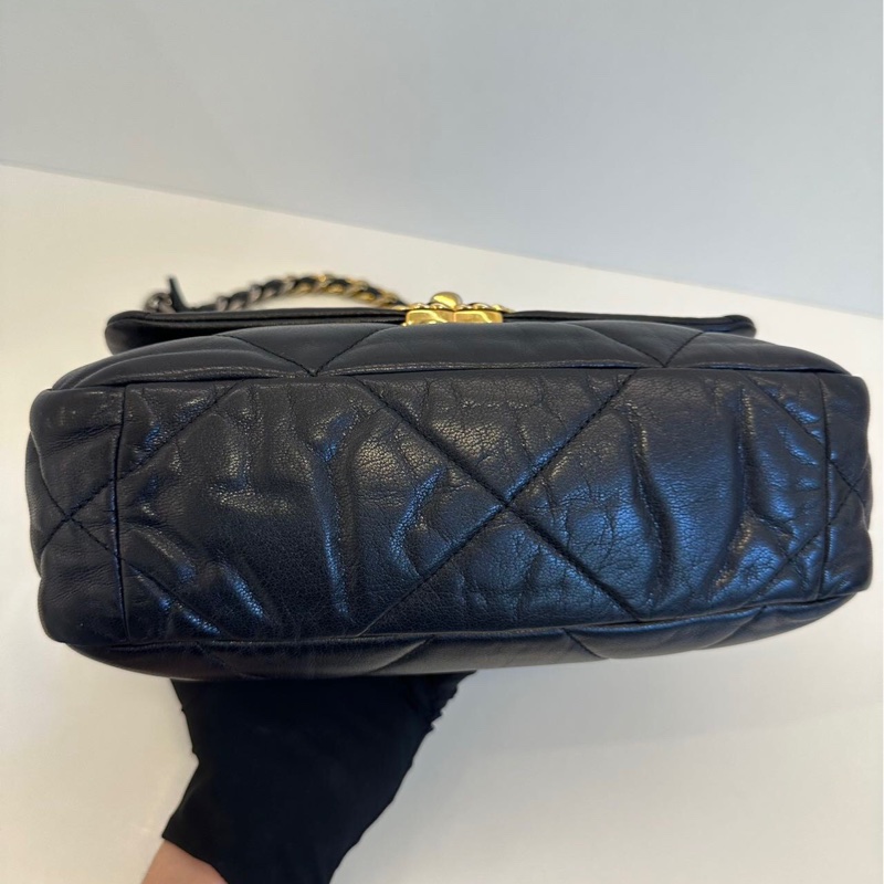 98新🆕Chanel 香奈兒 黑金大菱格19bag枕頭包-7