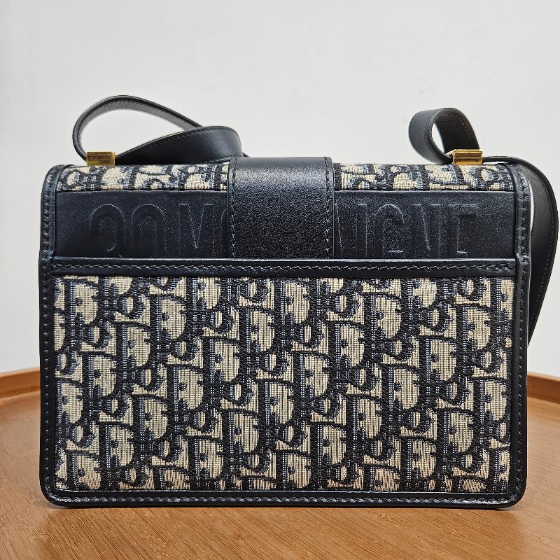 Dior montaigne 30-8