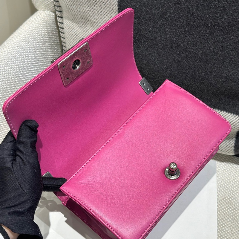 Chanel Pink Matte Alligator And Leather Small Boy Bag-2