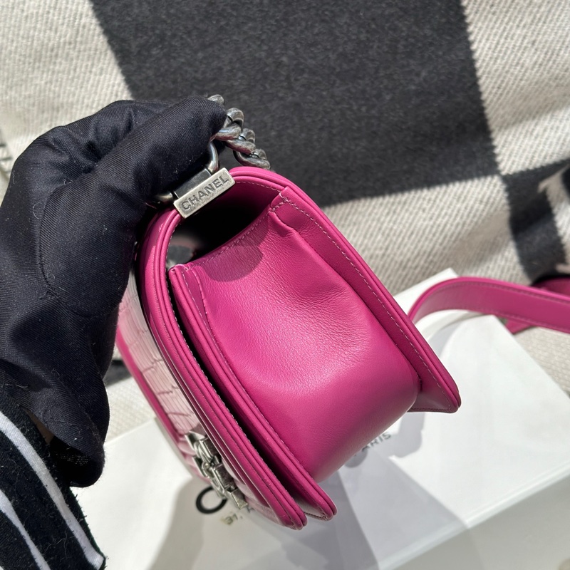 Chanel Pink Matte Alligator And Leather Small Boy Bag-5