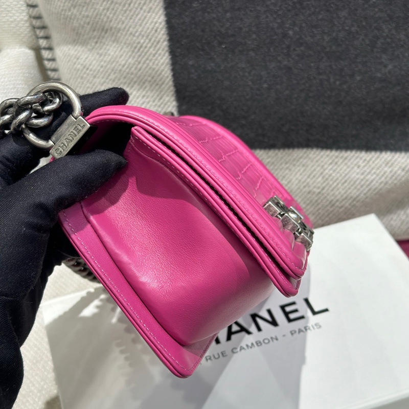 Chanel Pink Matte Alligator And Leather Small Boy Bag-10