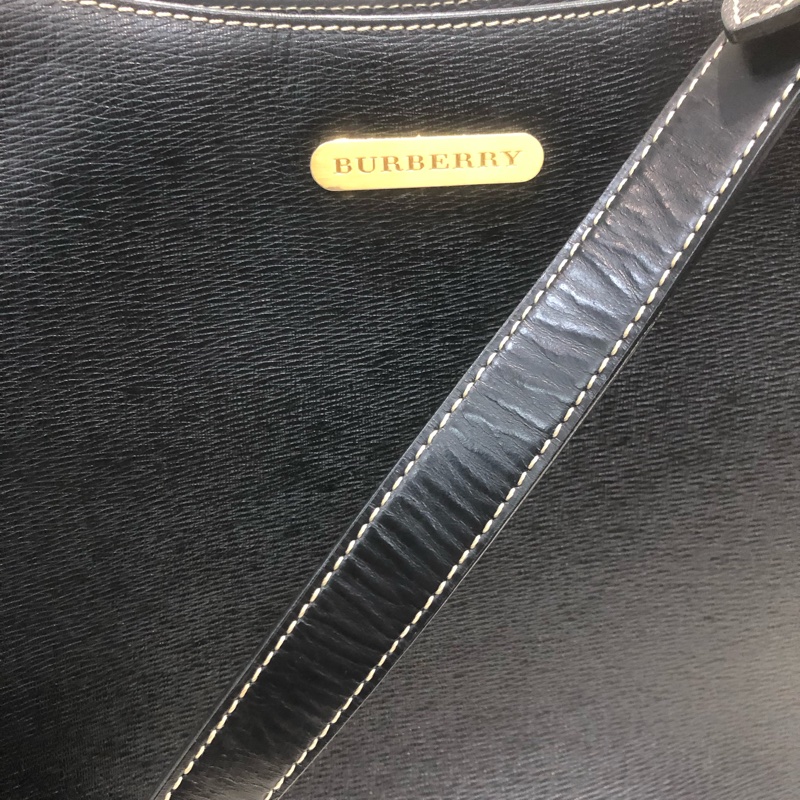 BURBERRY 金牌標誌黑色上肩包XB924-31