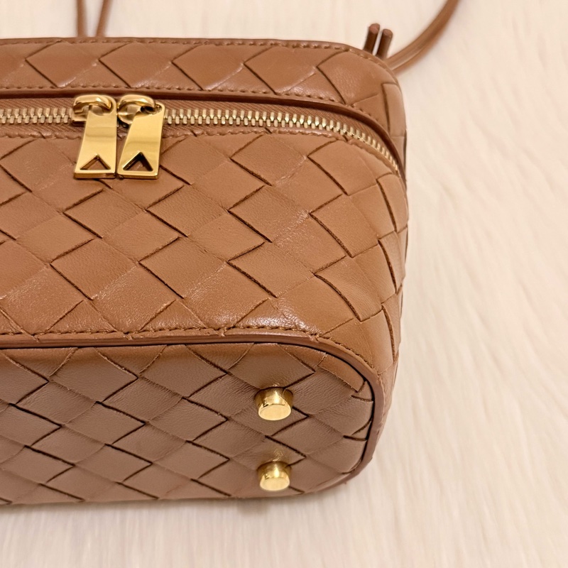BottegaVenata★ BV金棕色編織化妝箱包vanity bag/相機包-9