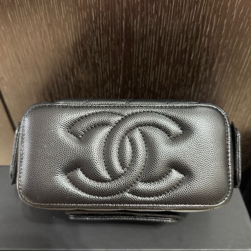 Chanel Vanity Case Cargo Black-3
