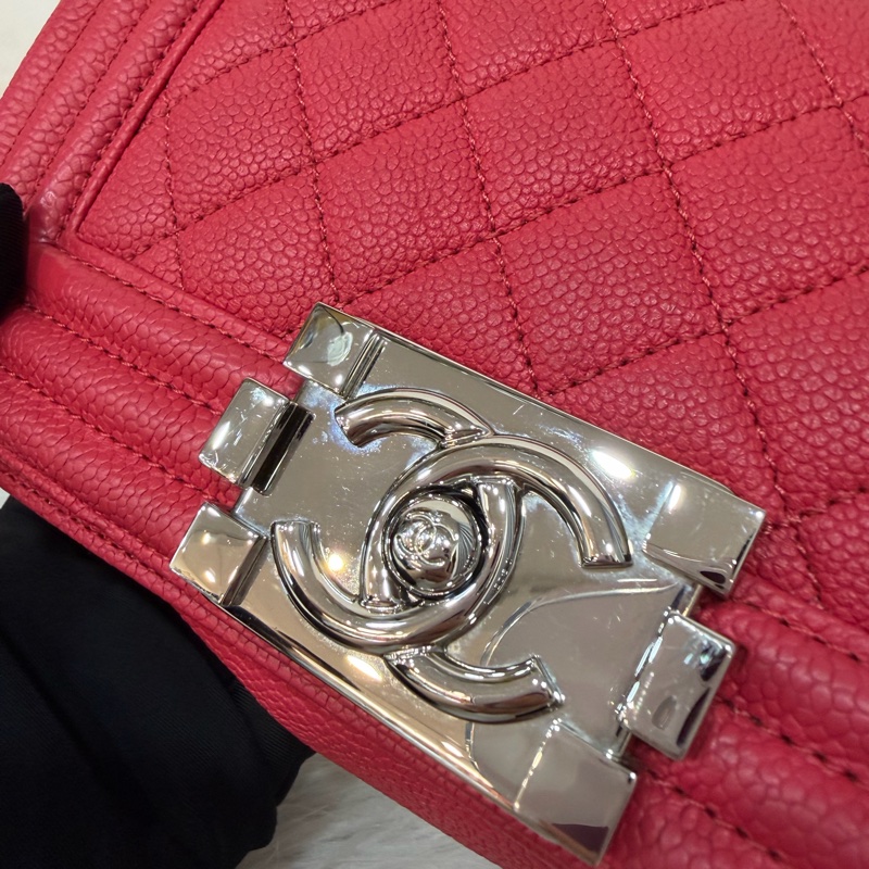 CHANEL A67085 櫻桃色 荔枝皮 銀鍊 mini BOY 肩背包側背包斜背包兩用包-11