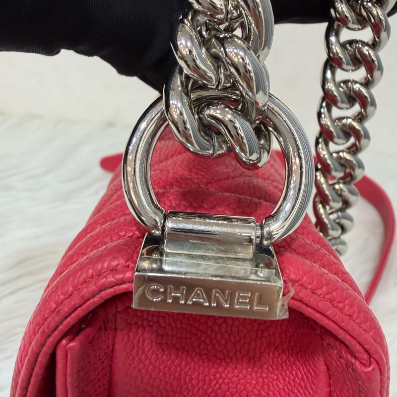 CHANEL A67085 櫻桃色 荔枝皮 銀鍊 mini BOY 肩背包側背包斜背包兩用包-18