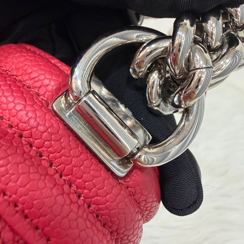 CHANEL A67085 櫻桃色 荔枝皮 銀鍊 mini BOY 肩背包側背包斜背包兩用包-21