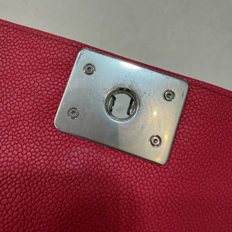 CHANEL A67085 櫻桃色 荔枝皮 銀鍊 mini BOY 肩背包側背包斜背包兩用包-29