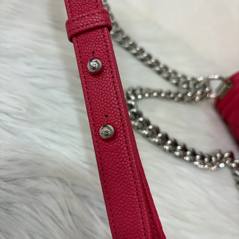 CHANEL A67085 櫻桃色 荔枝皮 銀鍊 mini BOY 肩背包側背包斜背包兩用包-53