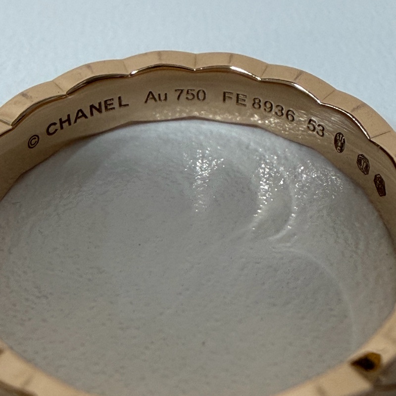 CHANEL J11785 菱格紋圖騰 窄版 18K BEIGE米色金 COCO CRUSH戒指-10