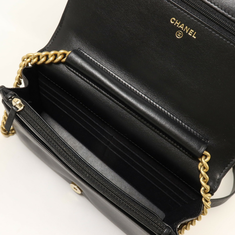 CHANEL 牛皮皮革Boy Wallet On Chain鏈帶肩背袋-4