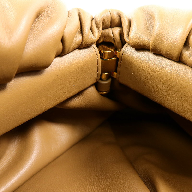 BOTTEGA VENETA 牛皮皮革Chain Pouch鏈帶肩背袋-14