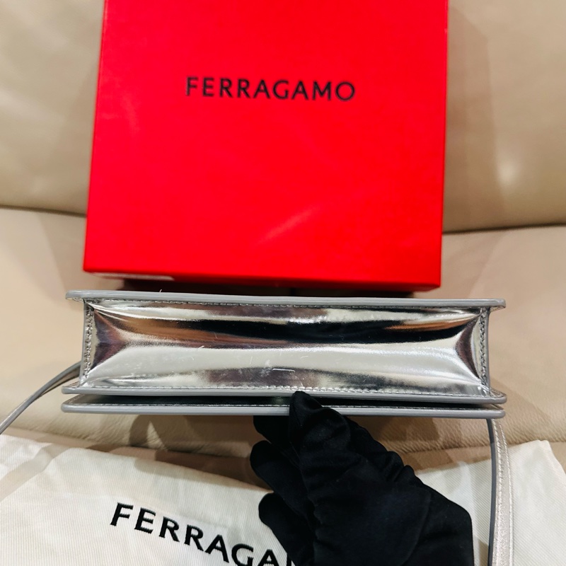 Ferragamo 菲拉格慕 銀色手提斜背包/二手美品-4