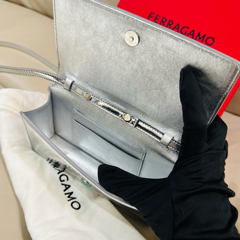 Ferragamo 菲拉格慕 銀色手提斜背包/二手美品-7