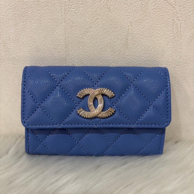 CHANEL 藍荔枝皮 銀色 雙C 彩繪內裡 釦式 零錢包 卡夾-0