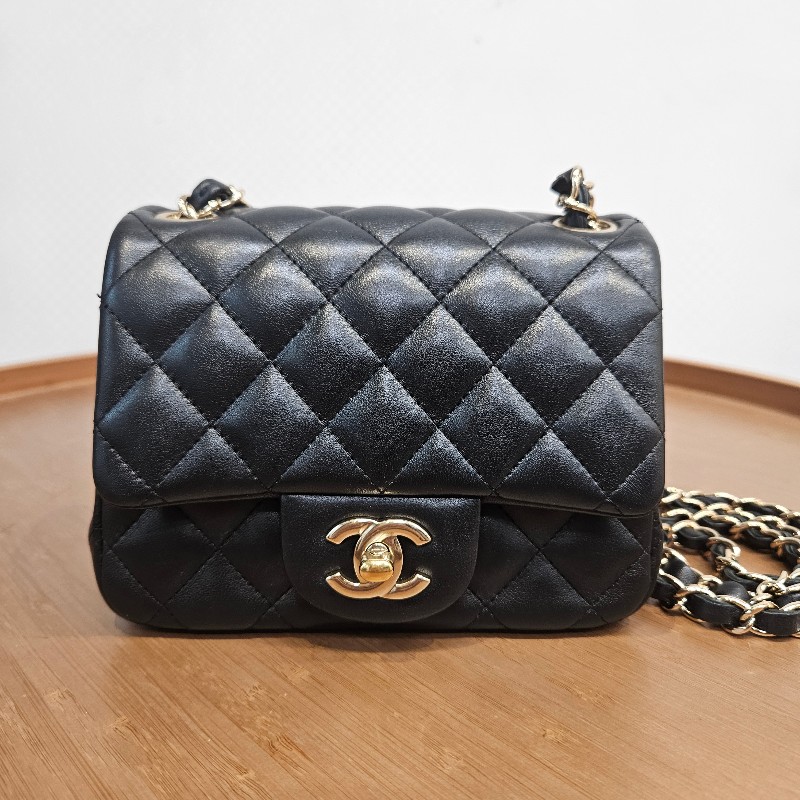 Chanel mini square 黑色羊皮銀扣-0