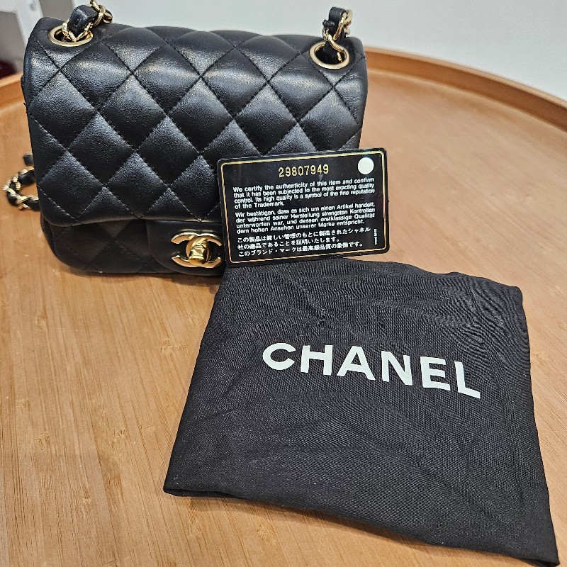 Chanel mini square 黑色羊皮銀扣-3