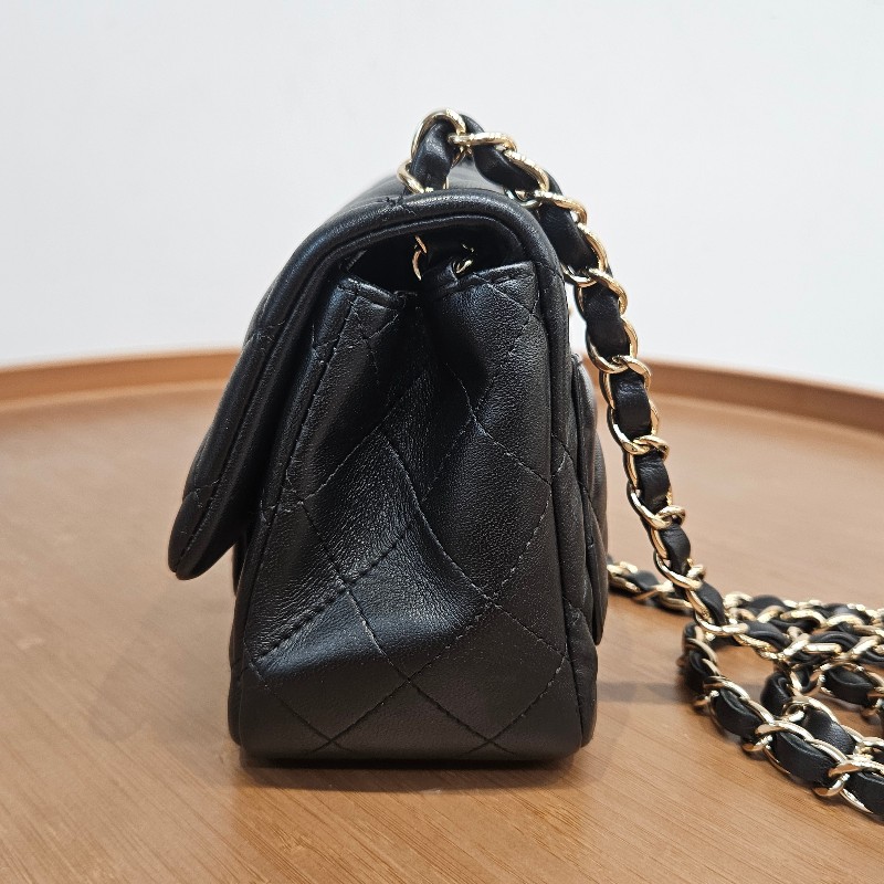 Chanel mini square 黑色羊皮銀扣-5