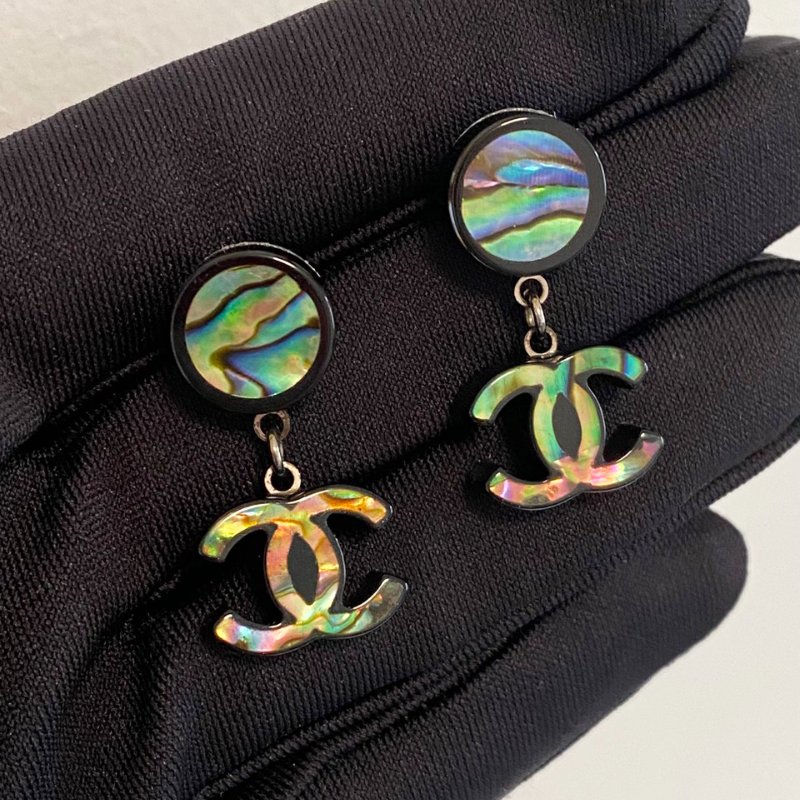 Chanel正品 12P鮑魚貝雙C耳環-3
