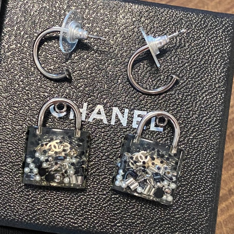 Chanel正品 14K銀透明鎖頭耳環-6