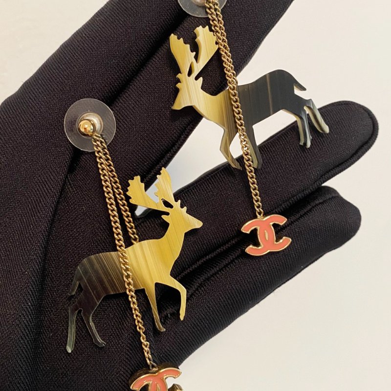 Chanel正品 01A漸層小鹿垂墜雙C耳環-3